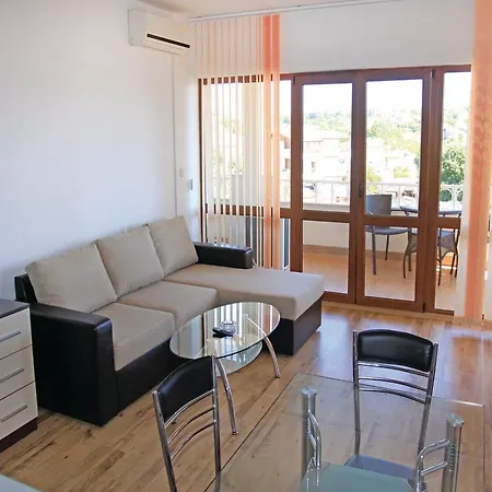 Two-bedroom In Byala Daire