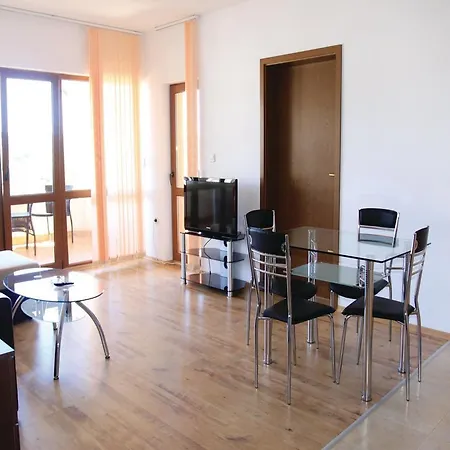 Two-bedroom In Byala Daire *